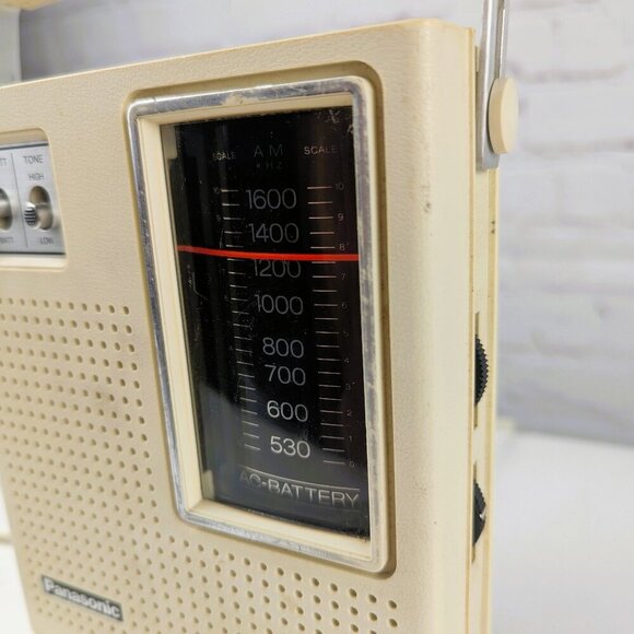 Vintage 70s Panasonic R-1493 AM Radio - Picture 3 of 8